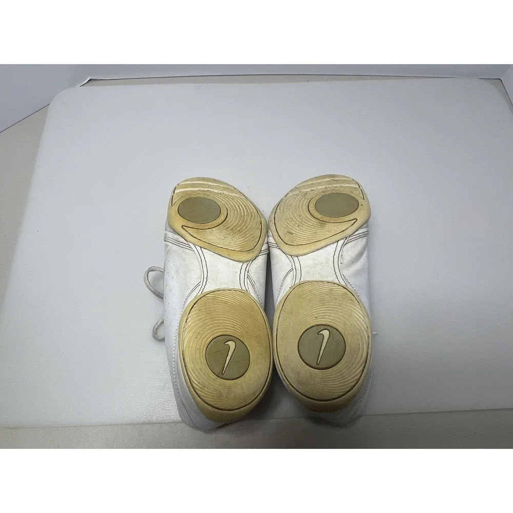 Nike Cheer Dance Shoes Womens Size 10 White Gold Training Sneakers‎ 647937-100